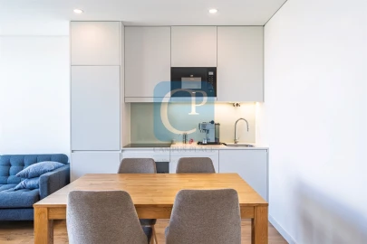 Apartamento T2 para Arrendamento em Pedrouços