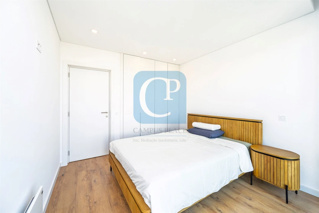 Apartamento T2 para Arrendamento em Pedrouços Foto 12