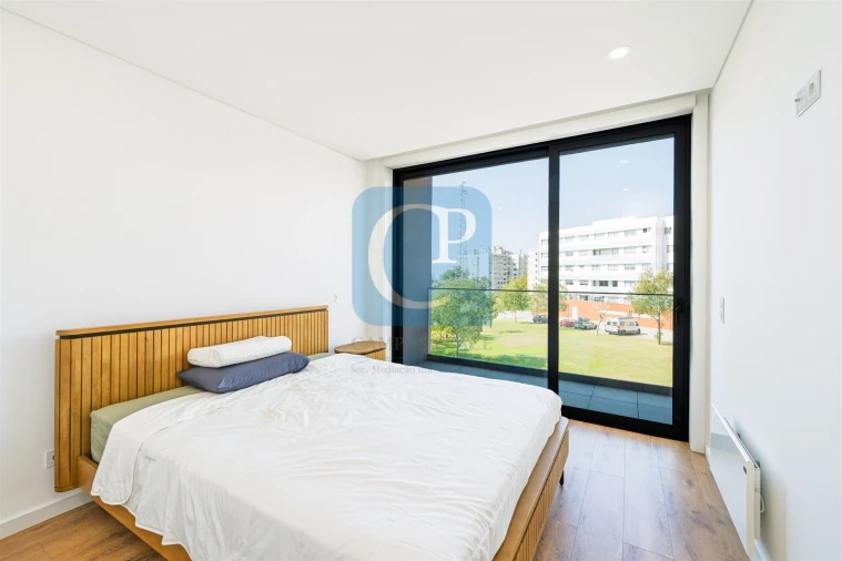 Apartamento T2 para Arrendamento em Pedrouços Foto 11
