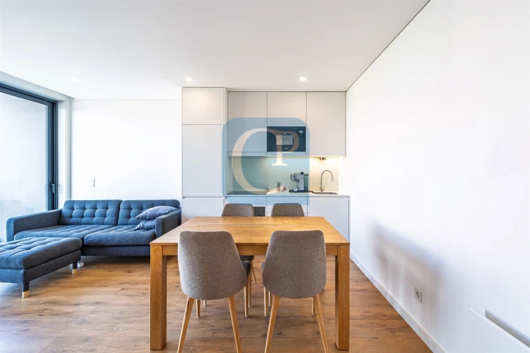 Apartamento T2 para Arrendamento em Pedrouços Foto 8