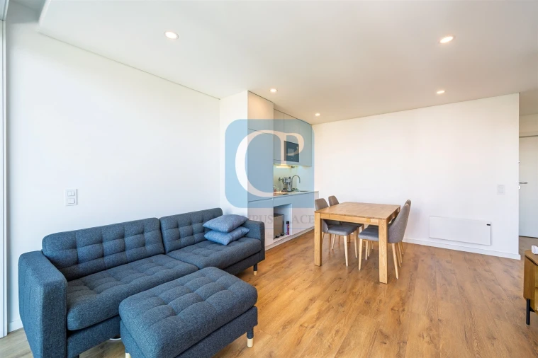 Apartamento T2 para Arrendamento em Pedrouços Foto 6