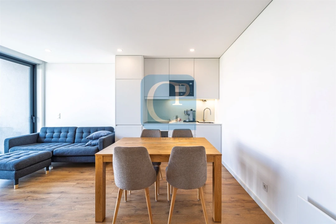 Apartamento T2 para Arrendamento em Pedrouços Foto 8