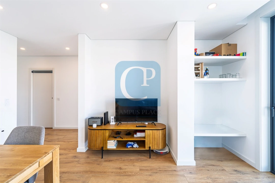 Apartamento T2 para Arrendamento em Pedrouços Foto 7