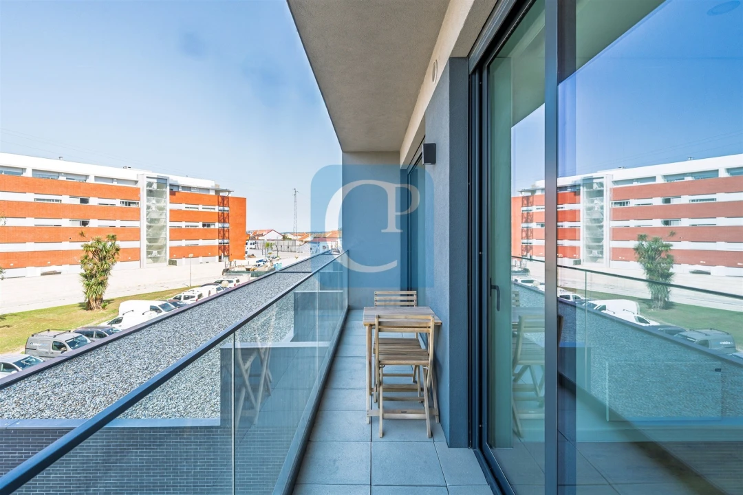 Apartamento T2 para Arrendamento em Pedrouços Foto 3