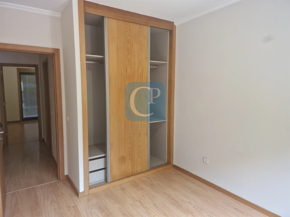 Apartamento T2 para Arrendamento em São Mamede de Infesta e Senhora da Hora Foto 11