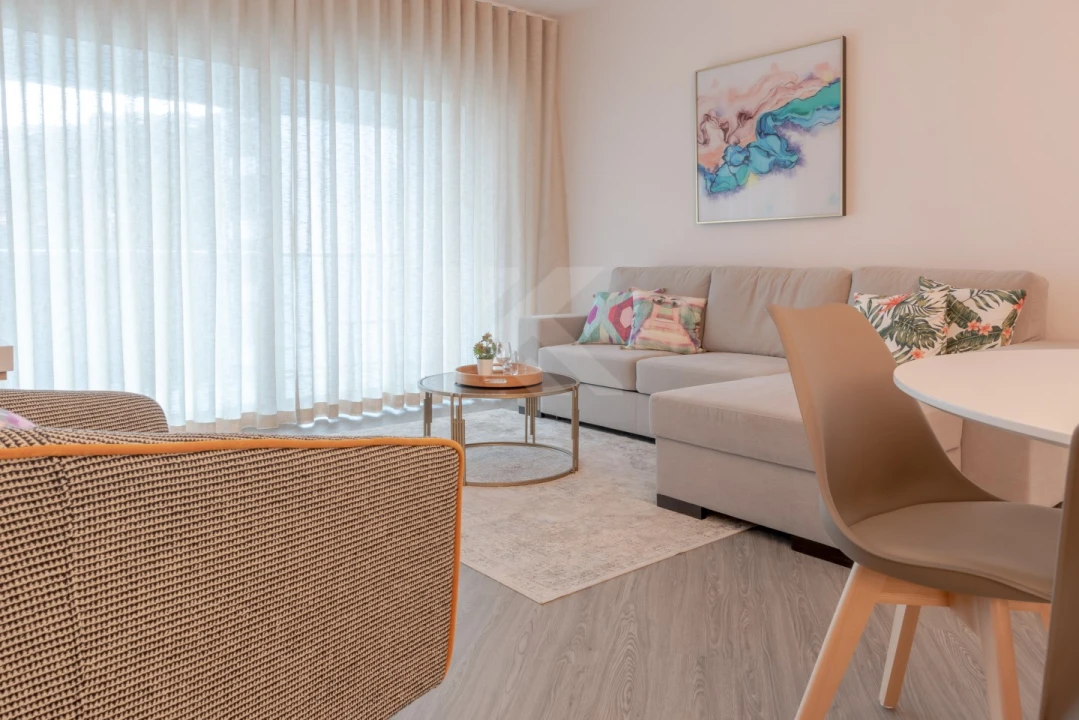 Apartamento T1 para Arrendamento em São Martinho Foto 8