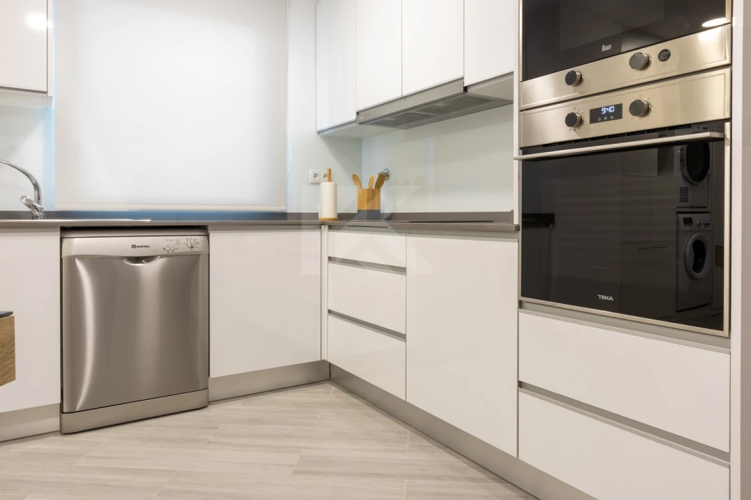 Apartamento T1 para Arrendamento em São Martinho Foto 17