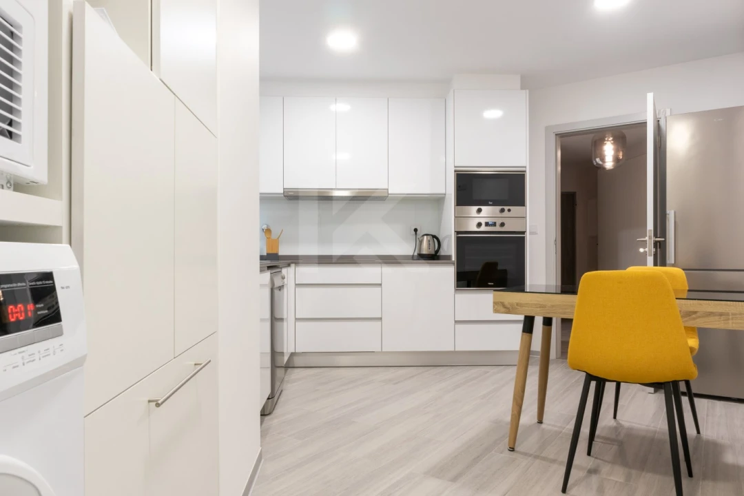 Apartamento T1 para Arrendamento em São Martinho Foto 19
