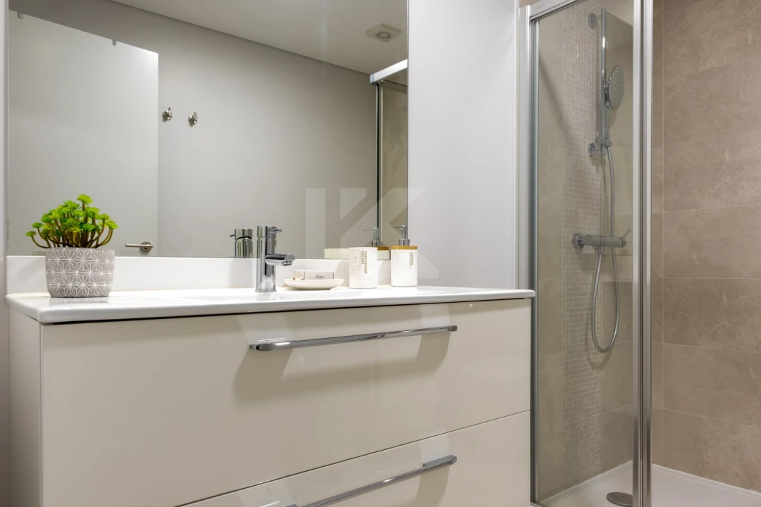 Apartamento T1 para Arrendamento em São Martinho Foto 26