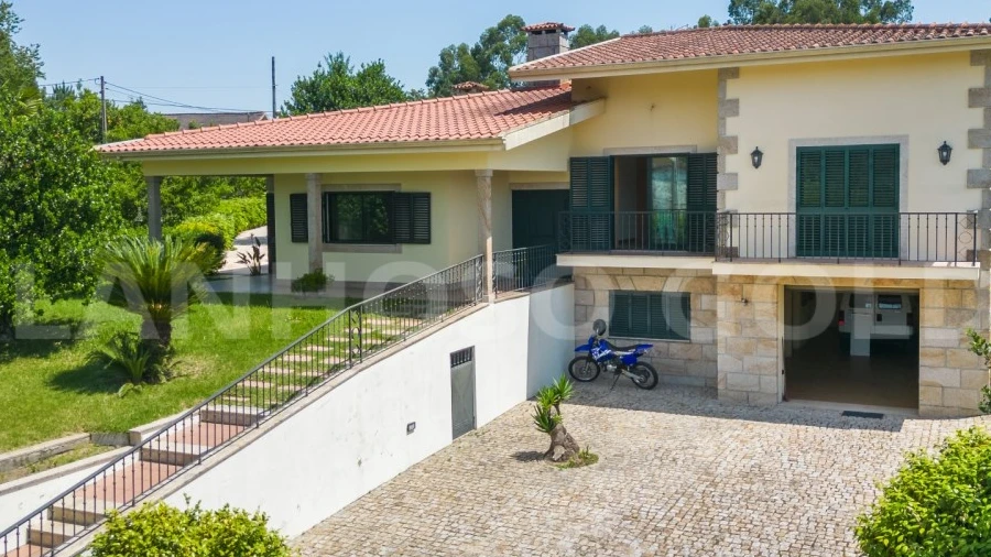 Moradia T4 para Venda em Lago