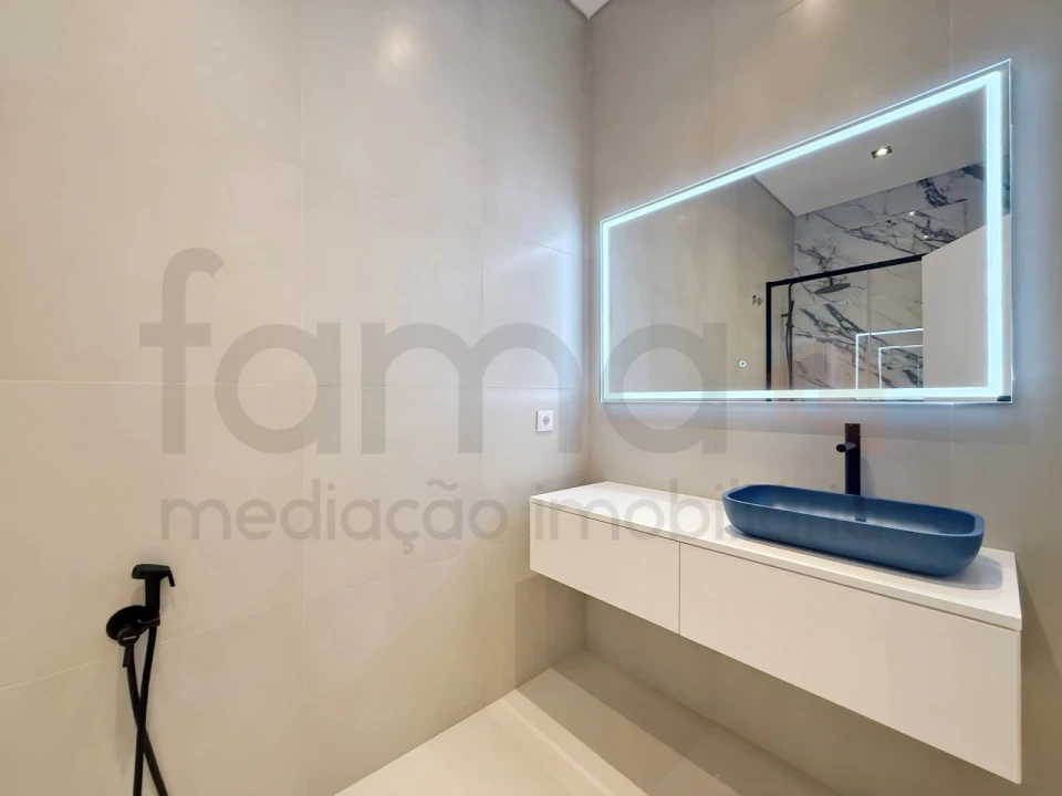 Apartamento T3 para Venda em Areeiro Foto 14