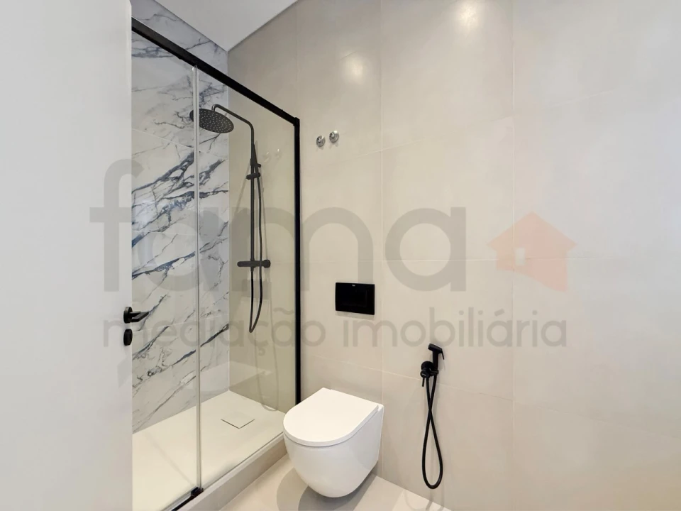 Apartamento T3 para Venda em Areeiro Foto 15