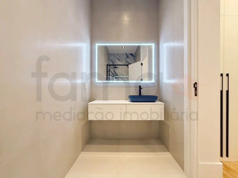 Apartamento T3 para Venda em Areeiro Foto 16