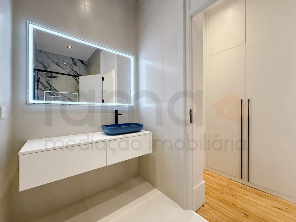 Apartamento T3 para Venda em Areeiro Foto 17