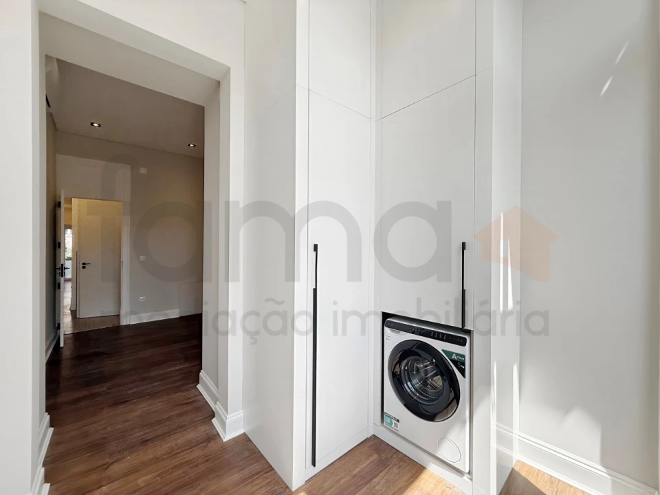 Apartamento T3 para Venda em Areeiro Foto 26