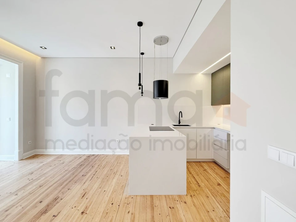 Apartamento T3 para Venda em Areeiro Foto 30
