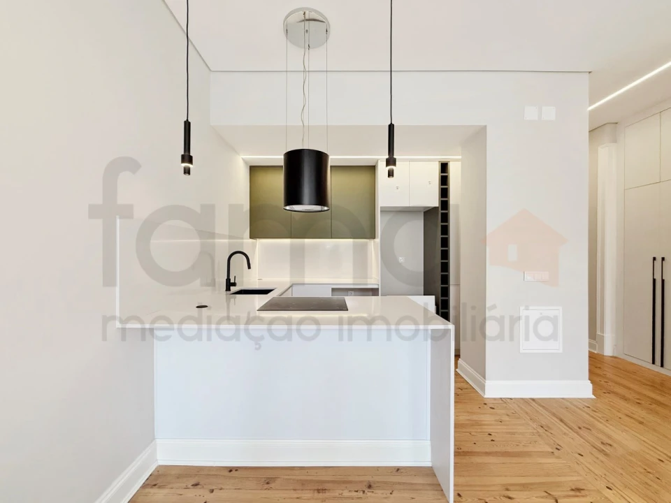 Apartamento T3 para Venda em Areeiro Foto 37