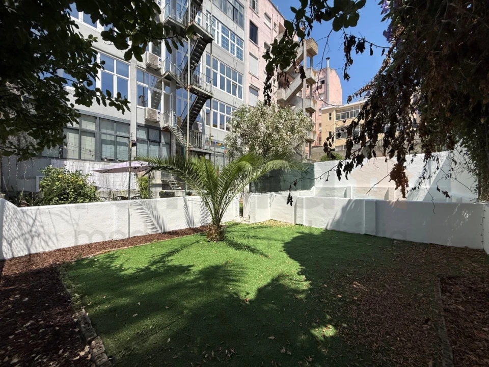 Apartamento T3 para Venda em Areeiro Foto 48