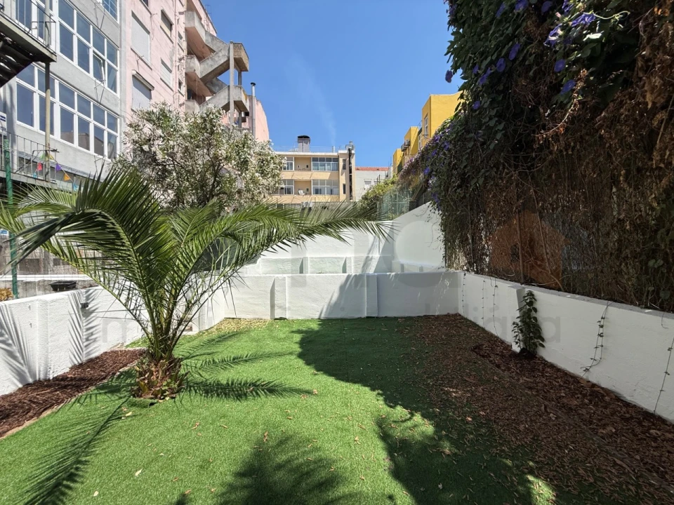 Apartamento T3 para Venda em Areeiro Foto 49