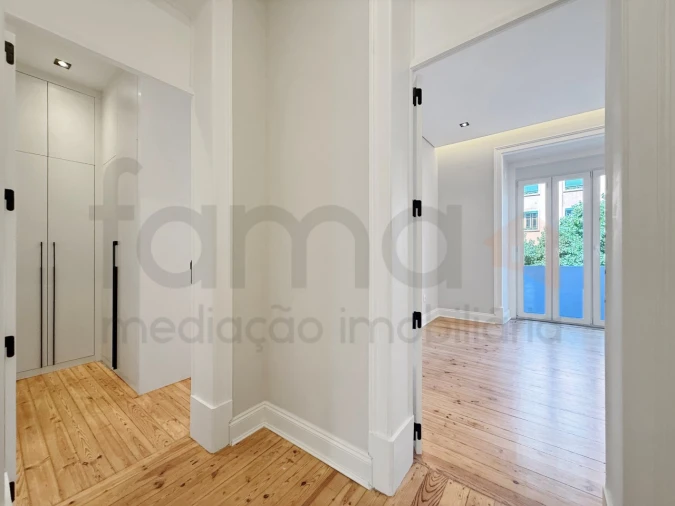 Apartamento T3 para Venda em Areeiro Foto 2