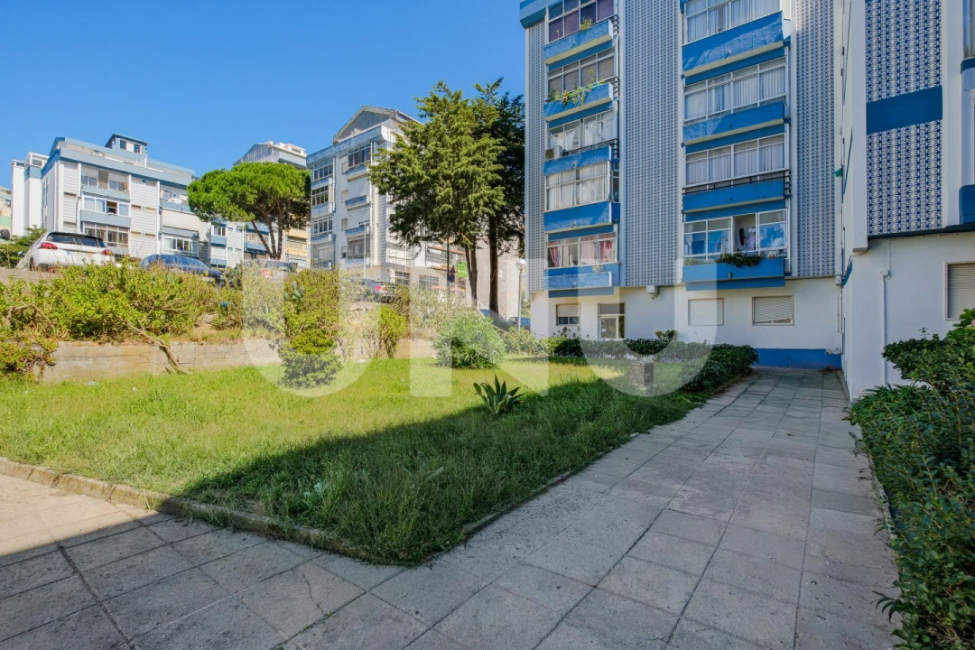 Apartamento T3 para Venda em Rio de Mouro Foto 2