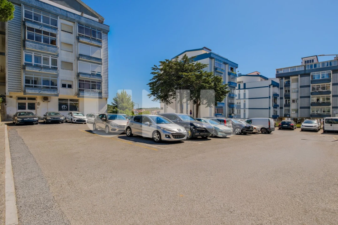 Apartamento T3 para Venda em Rio de Mouro Foto 4