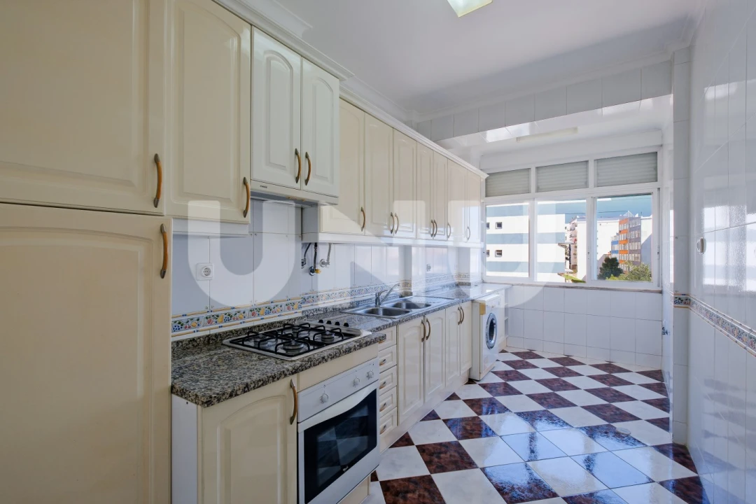 Apartamento T3 para Venda em Rio de Mouro Foto 8