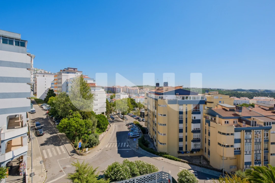 Apartamento T3 para Venda em Rio de Mouro Foto 10
