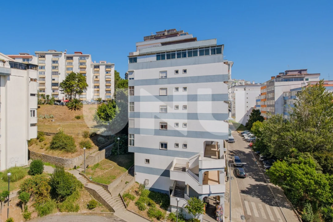 Apartamento T3 para Venda em Rio de Mouro Foto 11
