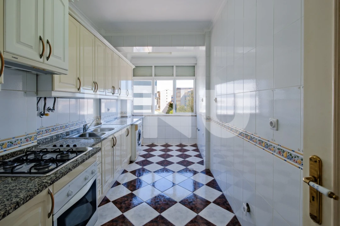 Apartamento T3 para Venda em Rio de Mouro Foto 12