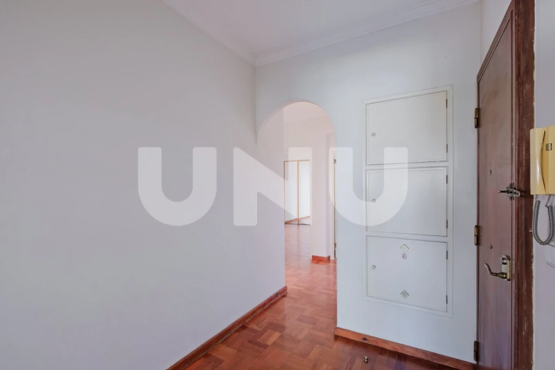 Apartamento T3 para Venda em Rio de Mouro Foto 18