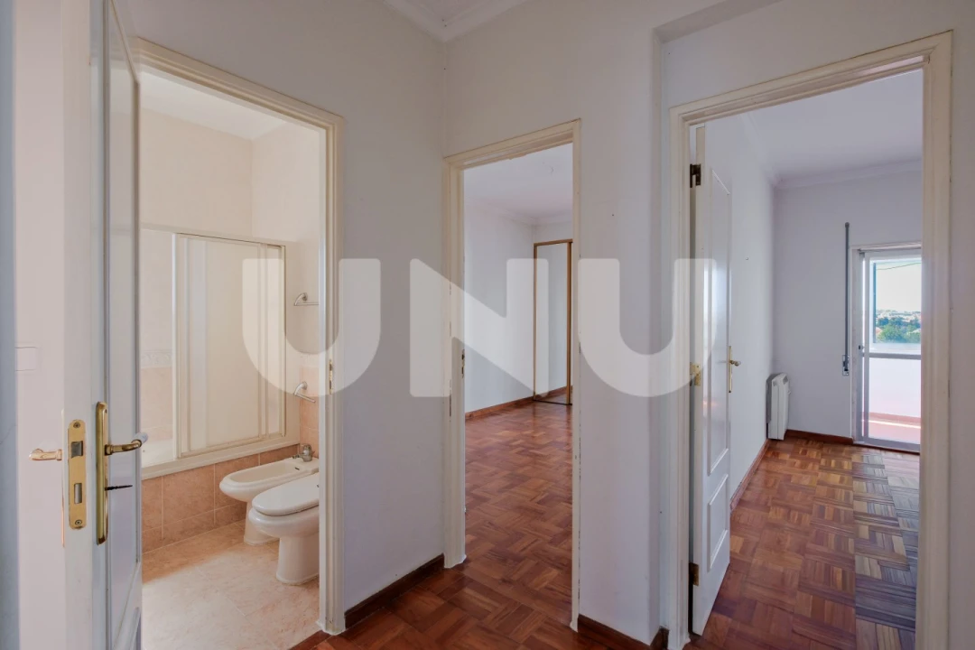 Apartamento T3 para Venda em Rio de Mouro Foto 19