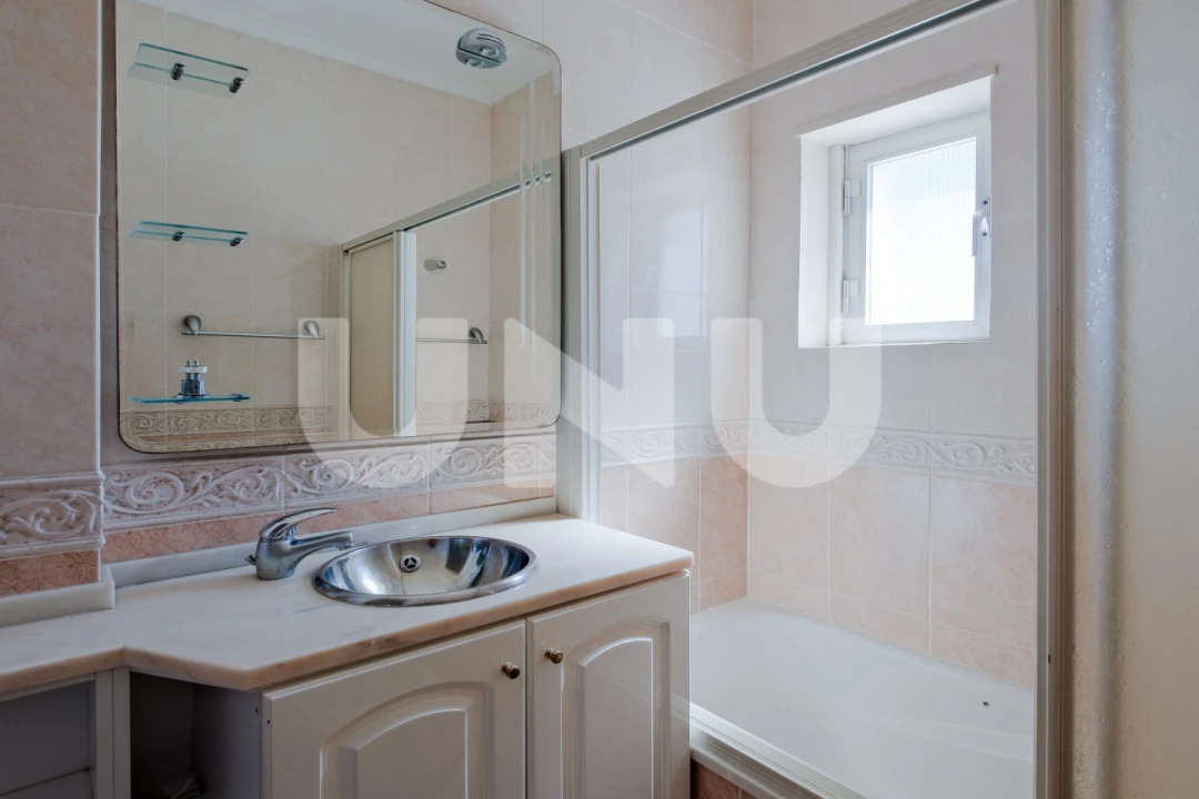 Apartamento T3 para Venda em Rio de Mouro Foto 23