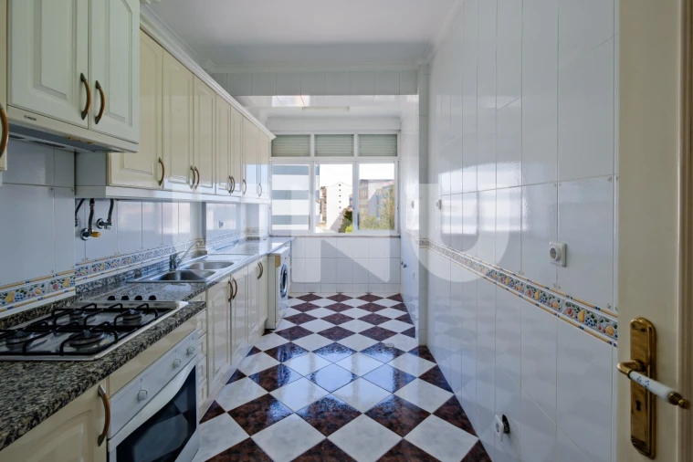 Apartamento T3 para Venda em Rio de Mouro Foto 12