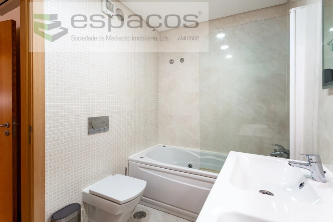 Apartamento T3 para Venda em Santa Iria de Azoia, São João da Talha e Bobadela Foto 23