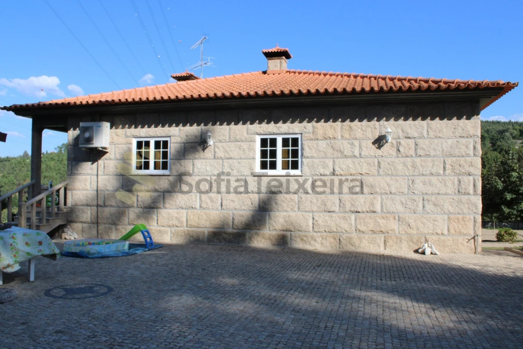 Moradia T3 para Venda em Avessadas e Rosém Foto 10