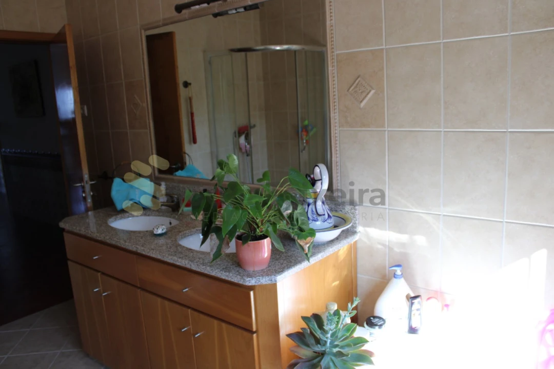 Moradia T3 para Venda em Avessadas e Rosém Foto 25