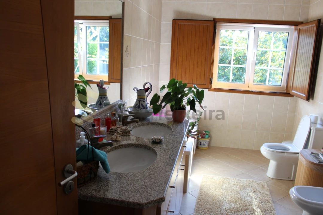 Moradia T3 para Venda em Avessadas e Rosém Foto 24