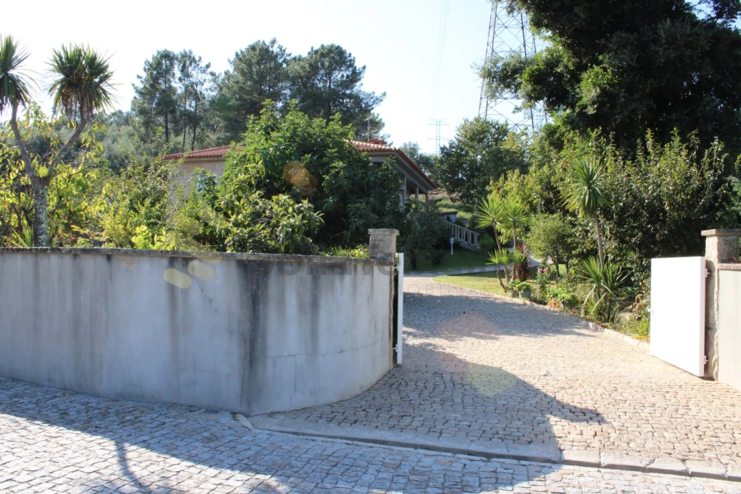 Moradia T3 para Venda em Avessadas e Rosém Foto 44