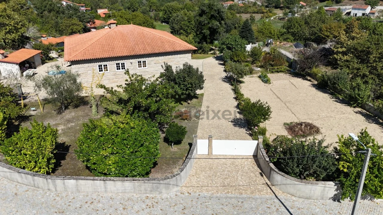 Moradia T3 para Venda em Avessadas e Rosém Foto 4