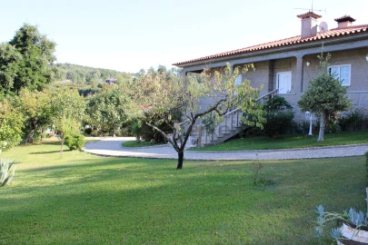 Moradia T3 para Venda em Avessadas e Rosém
