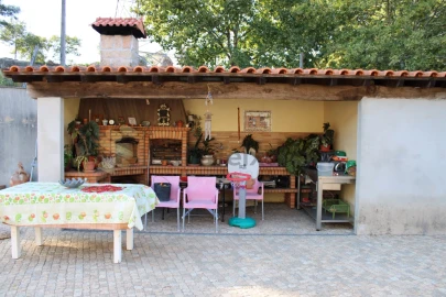 Moradia T3 para Venda em Avessadas e Rosém