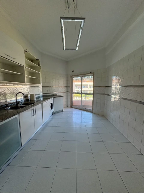 Apartamento T5 para Venda em Quinta do Anjo