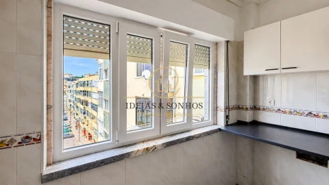 Apartamento T3 para Venda em Corroios