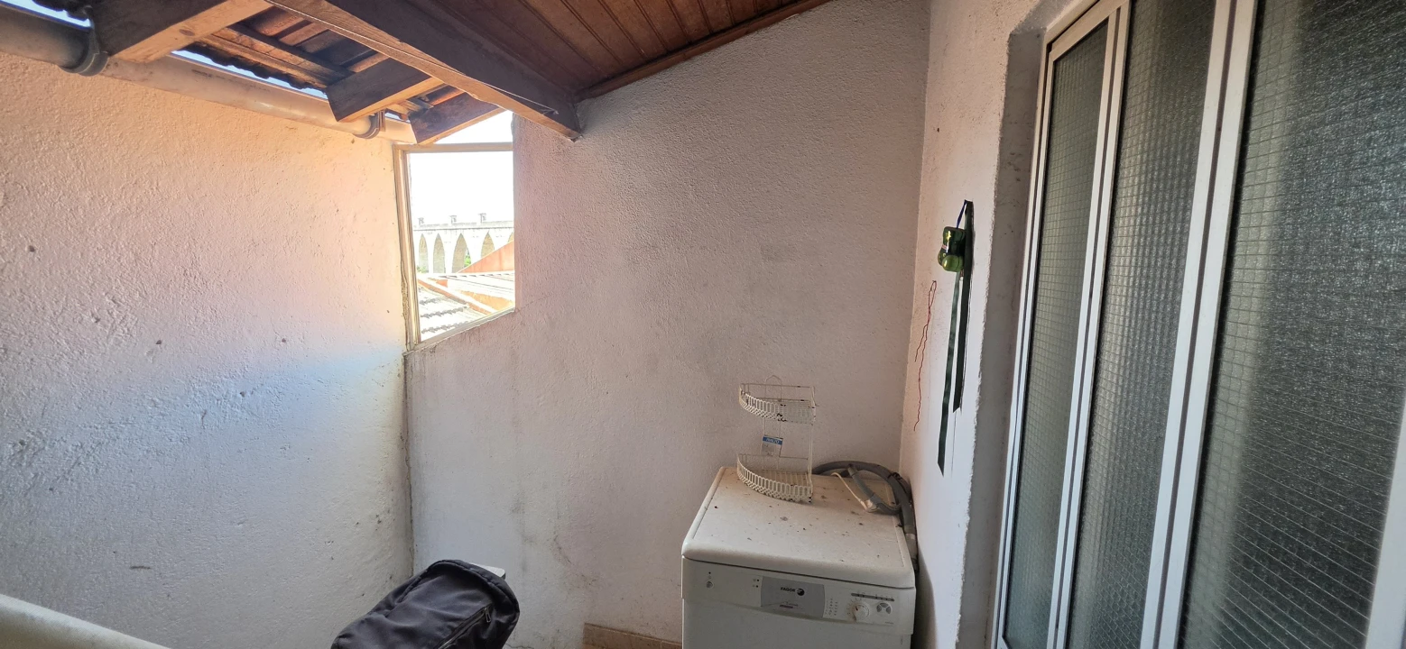 Apartamento T2 para Venda em Campolide Foto 6