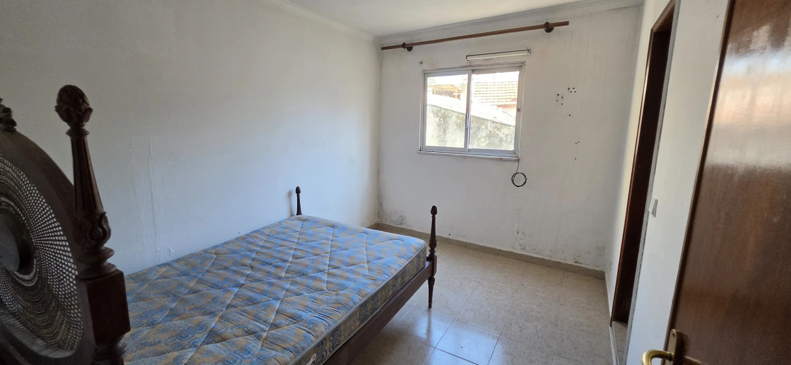 Apartamento T2 para Venda em Campolide Foto 8
