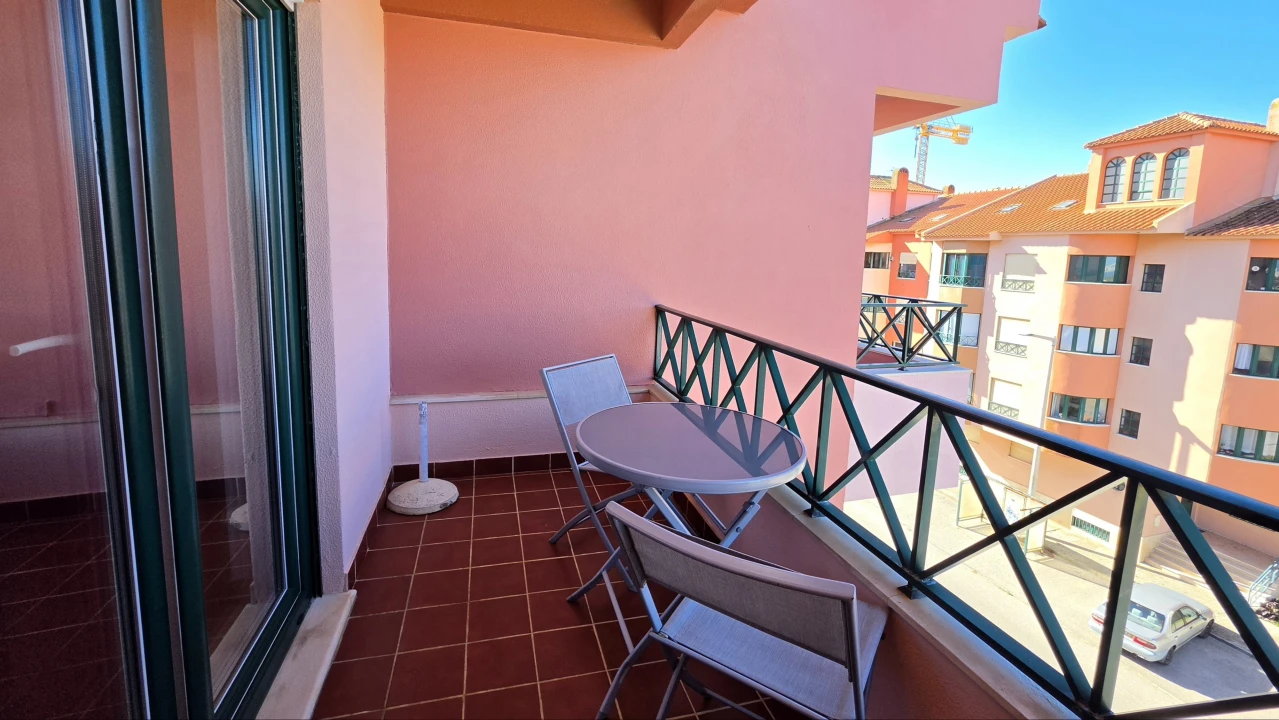 Apartamento T2 para Venda em Atouguia da Baleia Foto 18