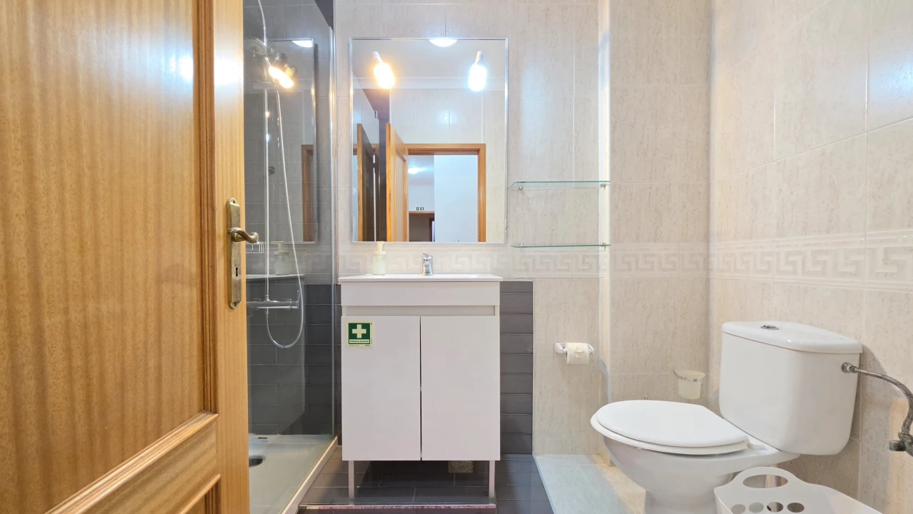 Apartamento T2 para Venda em Atouguia da Baleia Foto 4
