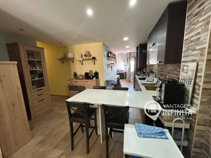 Apartamento T3 para Venda em Laranjeiro e Feijó Foto 4