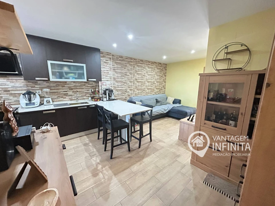 Apartamento T3 para Venda em Laranjeiro e Feijó Foto 1